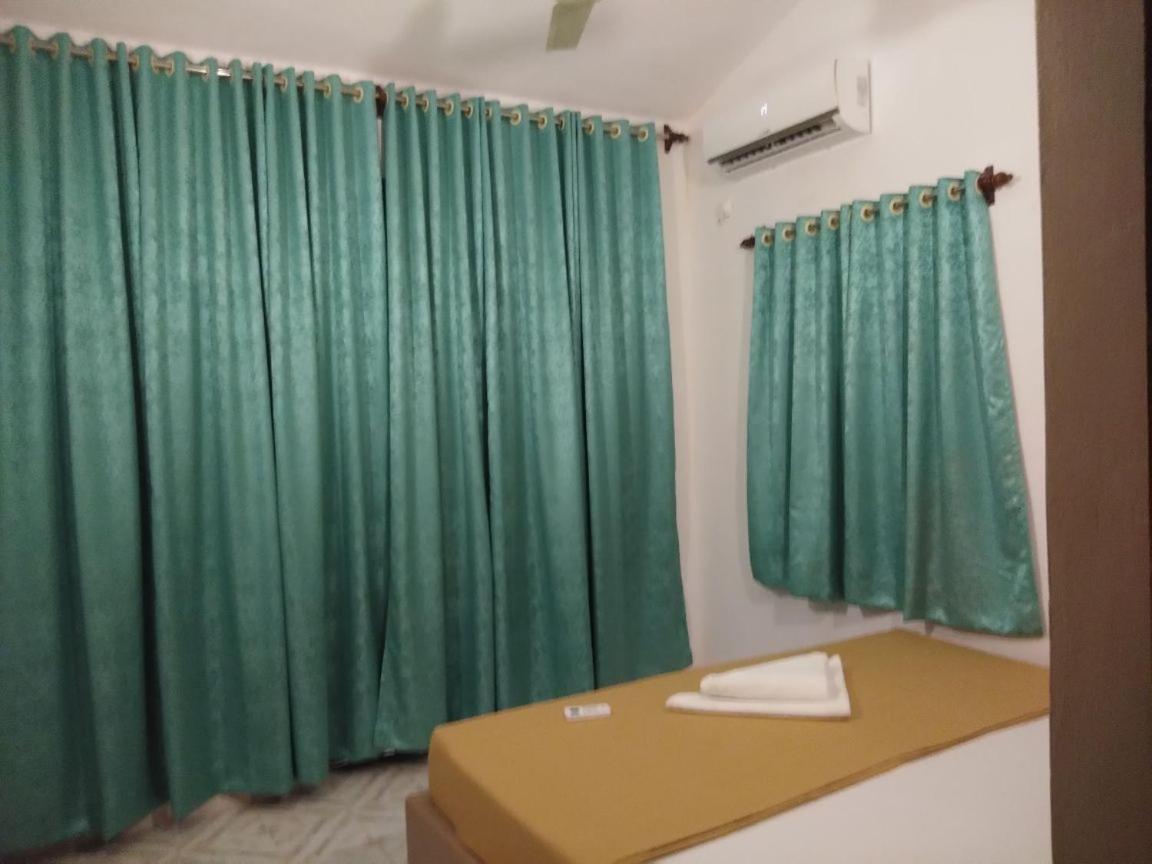 Fullmoon Beach Place Candolim Ngoại thất bức ảnh