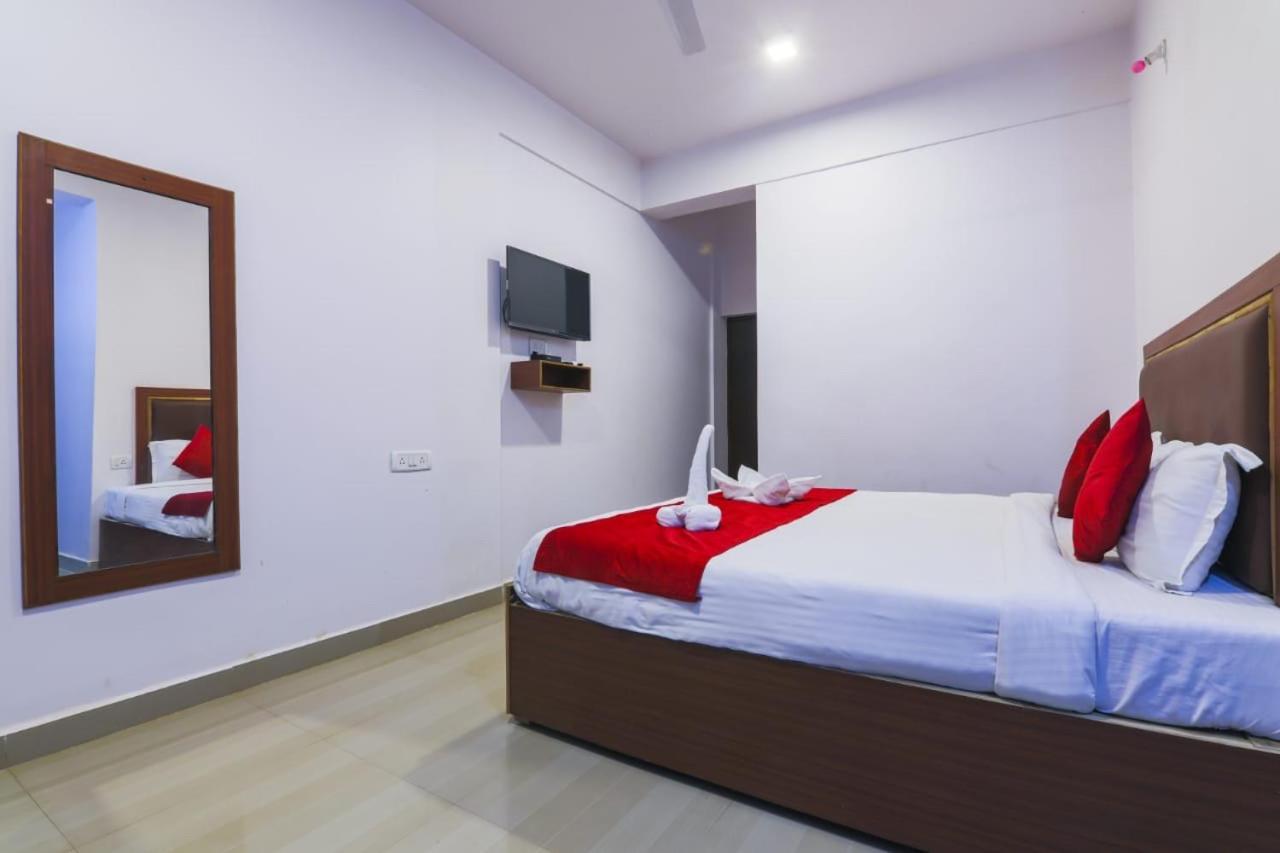 Fullmoon Beach Place Hotel Candolim Ngoại thất bức ảnh